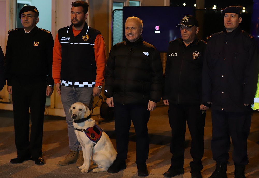 Vali Mehmet Ali Kumbuzoğlu yeni yıla güvenlik güçleri ile girdi